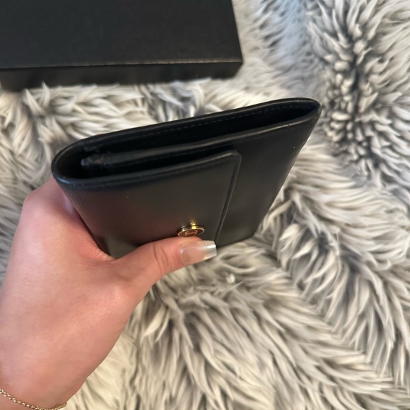 ๐ค VINTAGE CHANEL WALLET & BOX! ๐ค - Picture 3 of 11